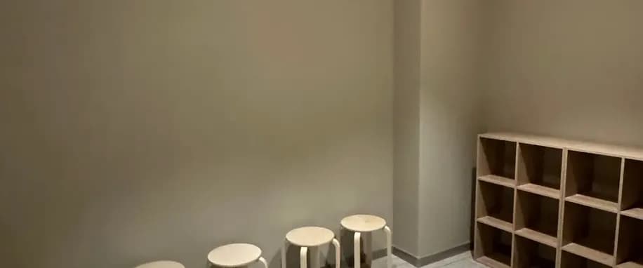 gallery slide